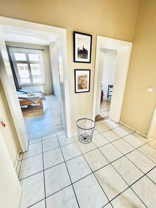 Apartment 85/3 *